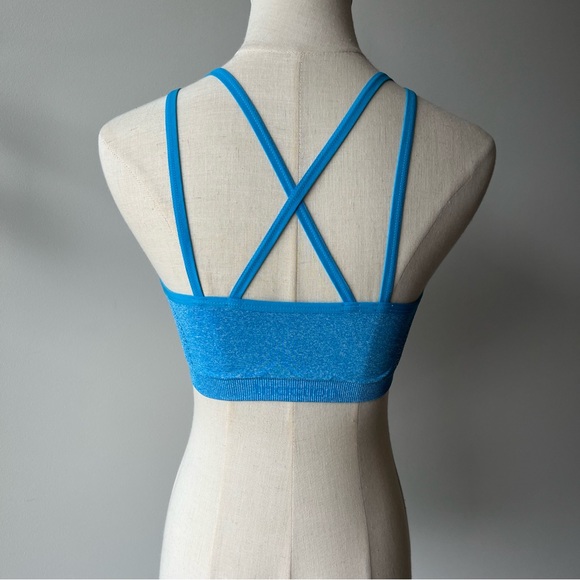 Triumph Triaction Racerback Sports Bra and Triaction Seamfree Sports Top 10C - Picture 4 of 9